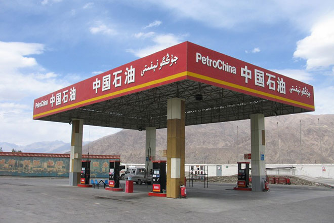 5. PetroChina với năng lực sản xuất 4,4 triệu thùng dầu/ngày. Đây là tập đoàn dầu khí lớn nhất Trung Quốc. Công ty này ra đời năm 1999 và hiện đang có những bước phát triển lớn tại các thị trường Châu Phi, Australia và Trung Quốc.